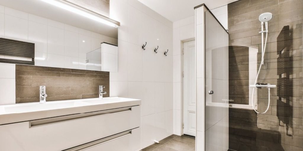 Bathroom remodeling contractor